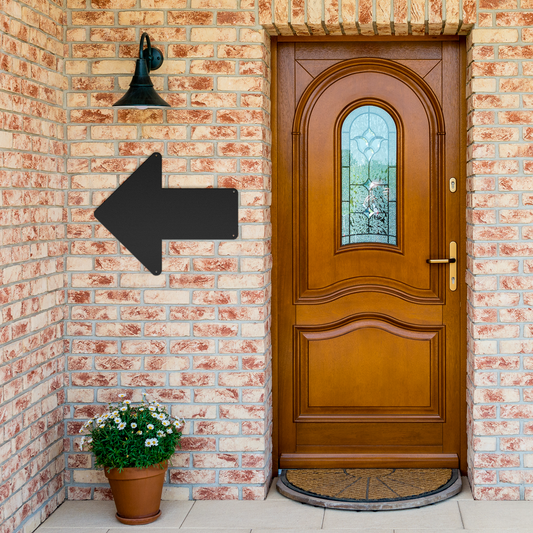 Rounded_Arrow_Pointer_Black_Brick_Entrance_Mockup.png